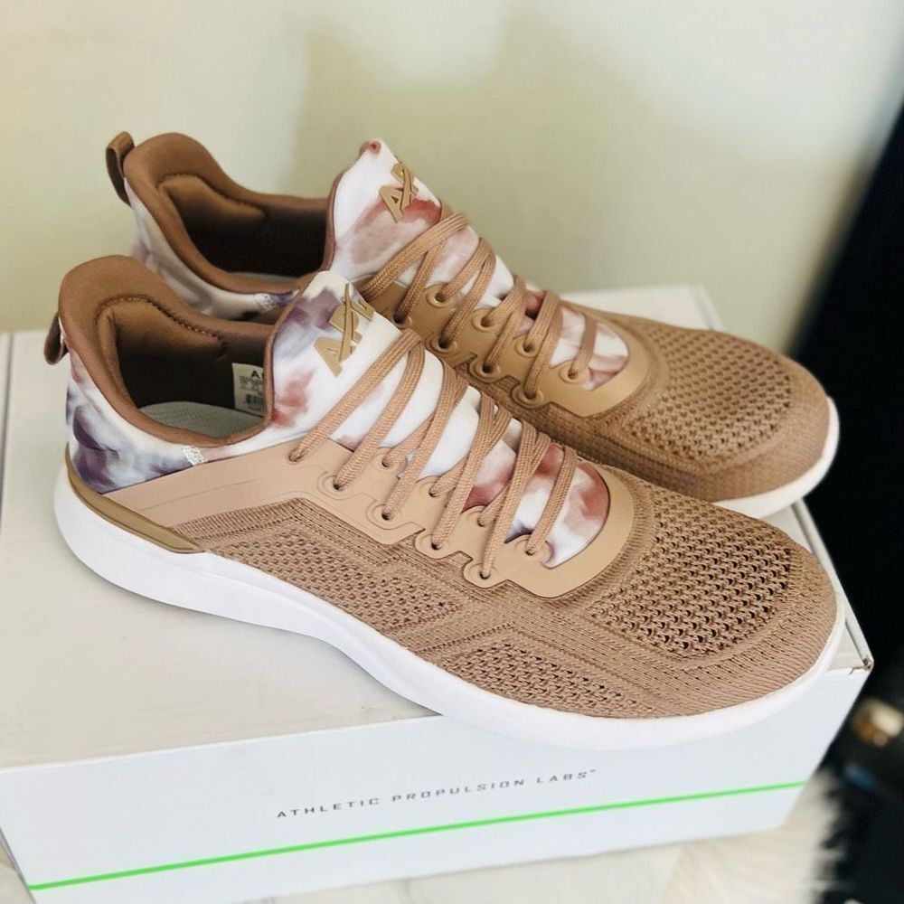 APL TechLoom Tracer Knit Training Tennis Shoe, Tie Dye/Tan, Size 11 NWT